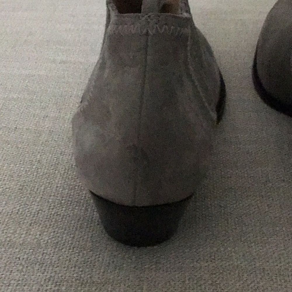 SCHULTZ Jacqueline Bootie Gray Suede - Picture 10 of 12